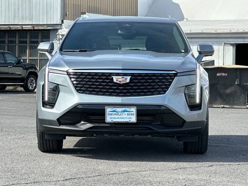 Used 2025 Cadillac XT4 Premium Luxury image 10