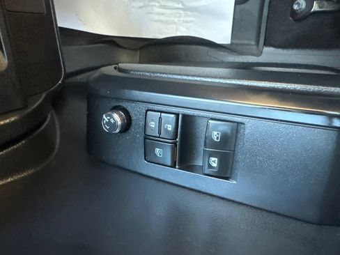 Used 2018 Toyota Tacoma SR RWD image 20