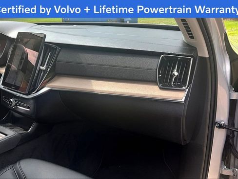 Used 2025 Volvo XC90 B6 Plus AWD/4WD image 23