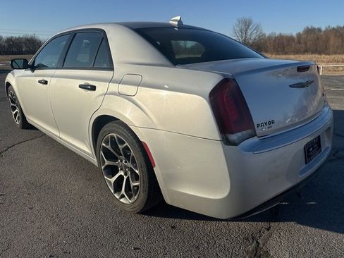 Used 2020 Chrysler 300 Touring w/ Sport Appearance Package image 4