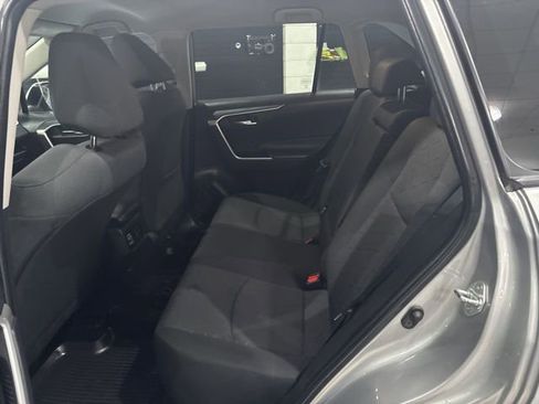 Used 2022 Toyota RAV4 XLE image 27