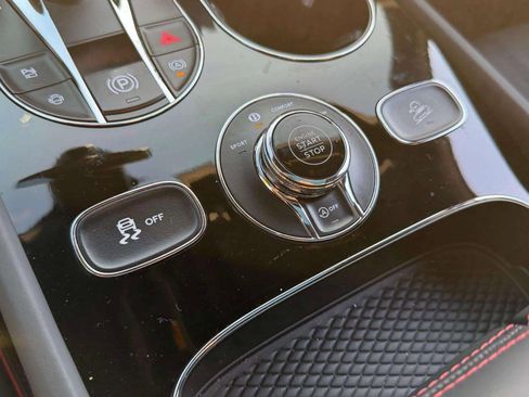 Certified 2024 Bentley Bentayga image 27
