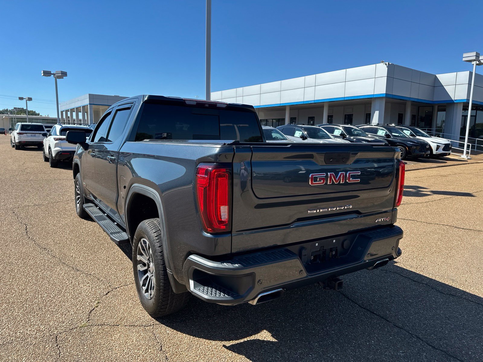 Used 2019 GMC Sierra 1500 AT4 w/ AT4 Premium Package AWD/4WD image 7