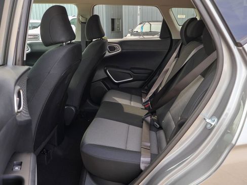 Used 2025 Kia Soul LX w/ LX Technology Package image 9