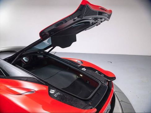 Used 2023 McLaren GT RWD image 18
