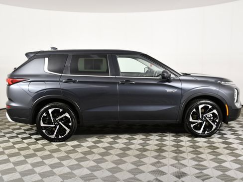Used 2025 Mitsubishi Outlander SE AWD/4WD image 5