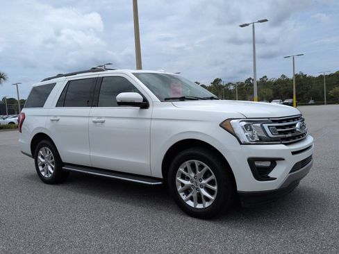 Used 2021 Ford Expedition XLT RWD image 3
