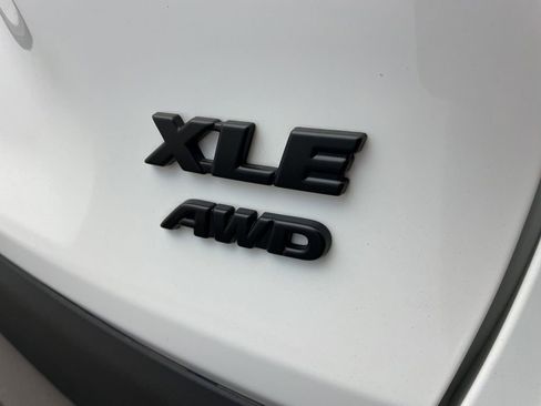 Used 2023 Toyota RAV4 XLE AWD/4WD image 8