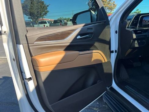 Used 2021 Cadillac Escalade Sport AWD/4WD image 5