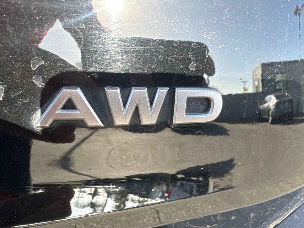 Used 2025 Nissan Rogue SV AWD/4WD image 16