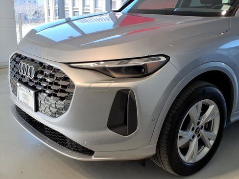 Certified 2025 Audi Q5 Premium w/ Convenience Package image 7