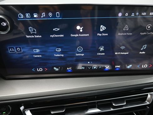 New 2026 Chevrolet Traverse LT w/ Sun and Wheel Package FWD image 15