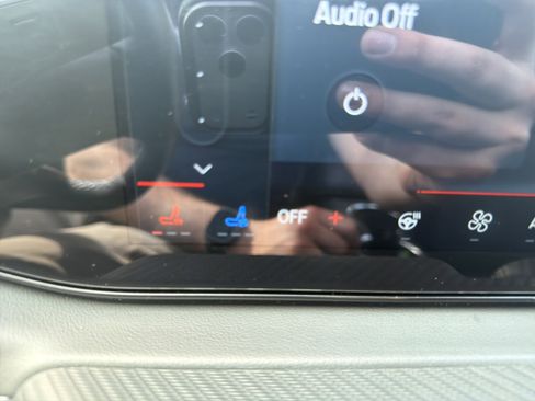 Used 2025 Ford Mustang Premium image 28