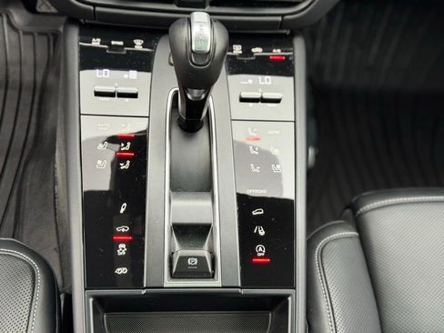 Used 2024 Porsche Macan GTS AWD/4WD image 18