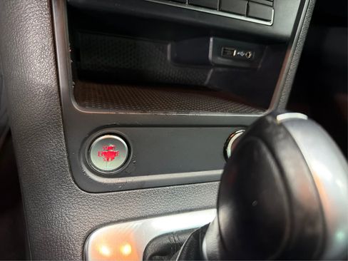 Used 2016 Volkswagen Tiguan SE image 24