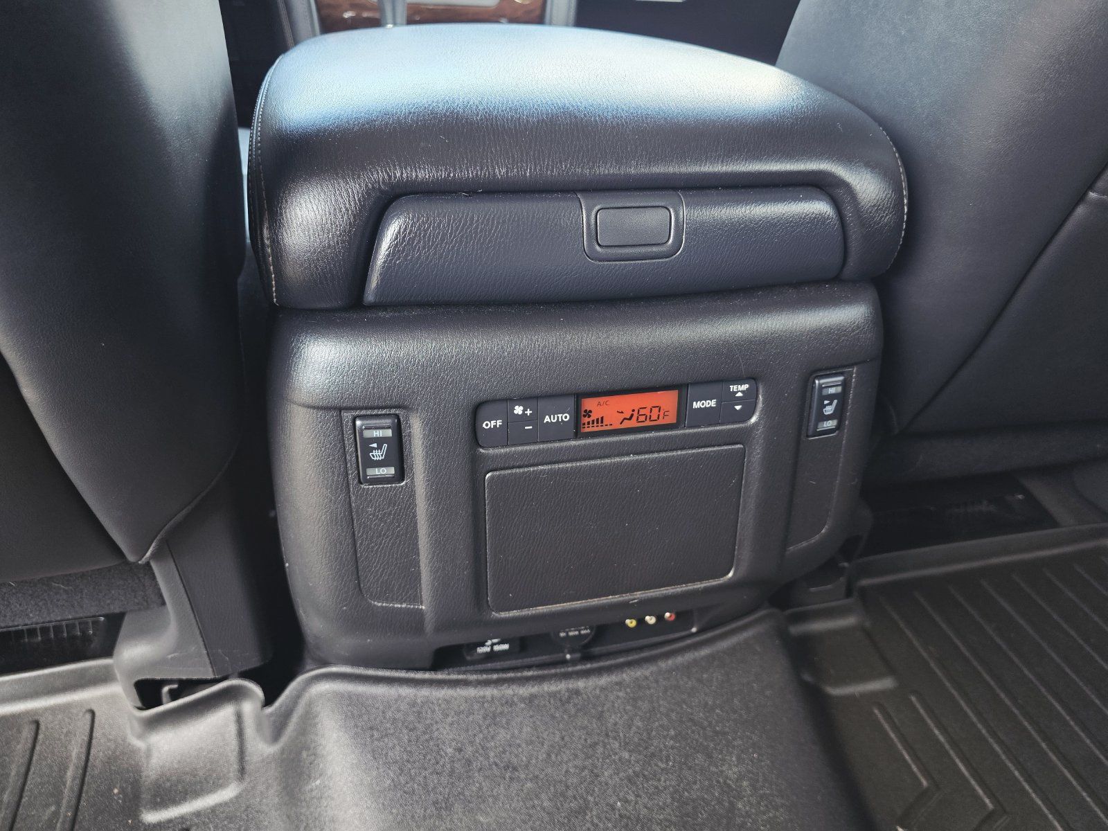 Used 2017 Nissan Armada Platinum RWD image 18