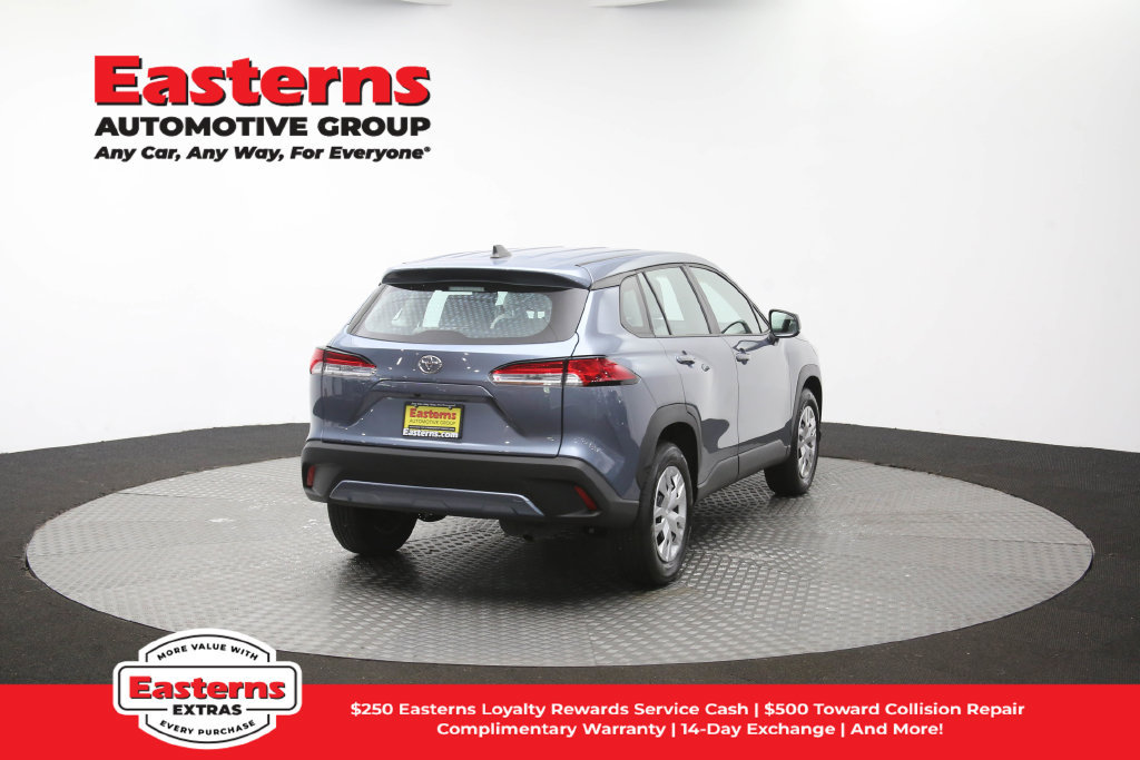 Used 2025 Toyota Corolla Cross L FWD image 39