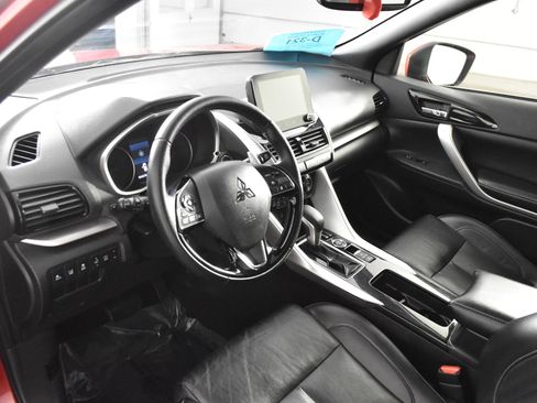 Used 2022 Mitsubishi Eclipse Cross SEL image 2