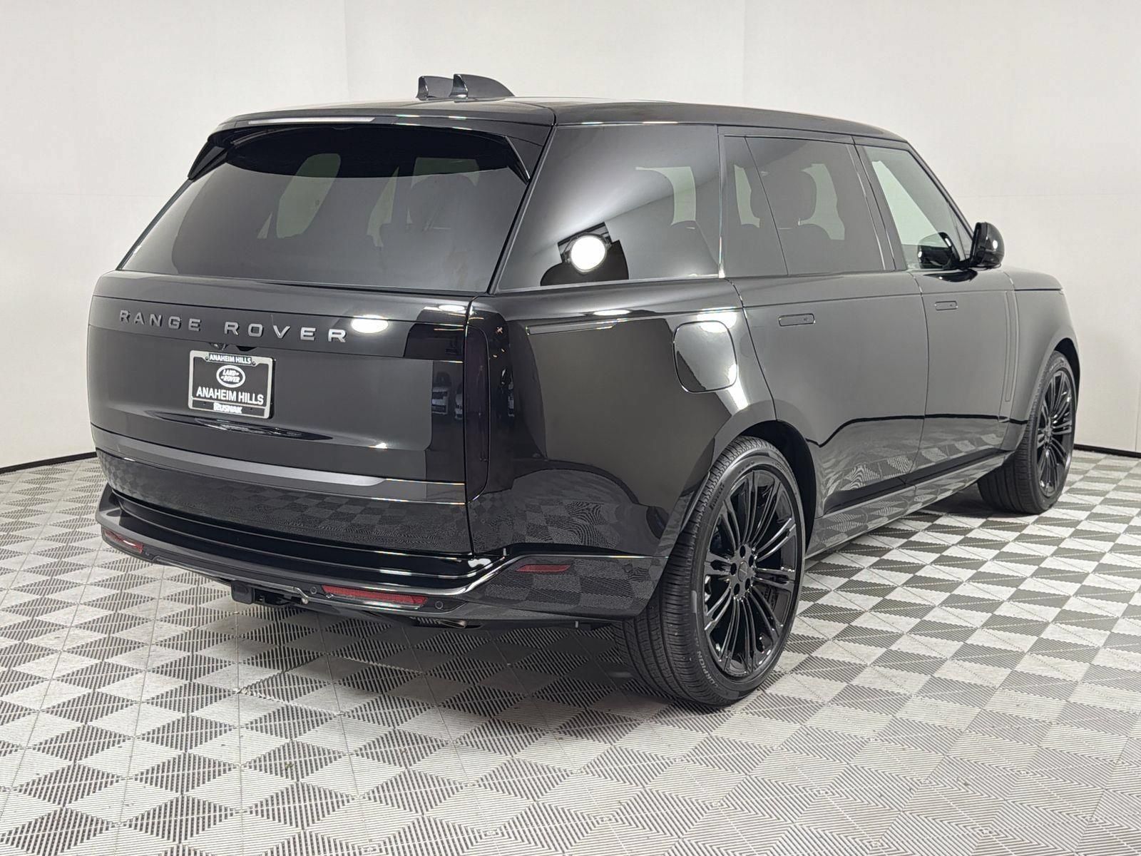 New 2026 Land Rover Range Rover Long Wheelbase SE AWD/4WD image 5