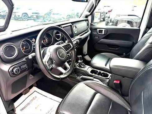 Used 2022 Jeep Gladiator Overland w/ Popular Equipment Package AWD/4WD image 17