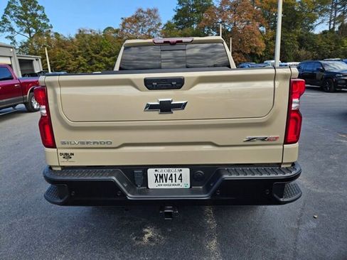 Used 2023 Chevrolet Silverado 1500 ZR2 w/ Technology Package image 11