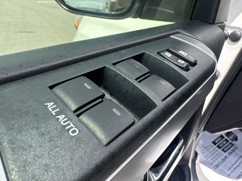 Used 2016 Toyota 4Runner Limited AWD/4WD image 17