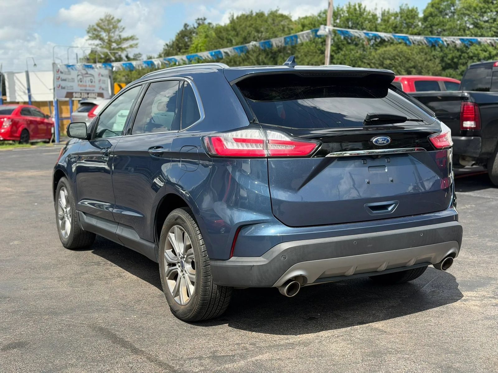 Used 2019 Ford Edge Titanium FWD image 8