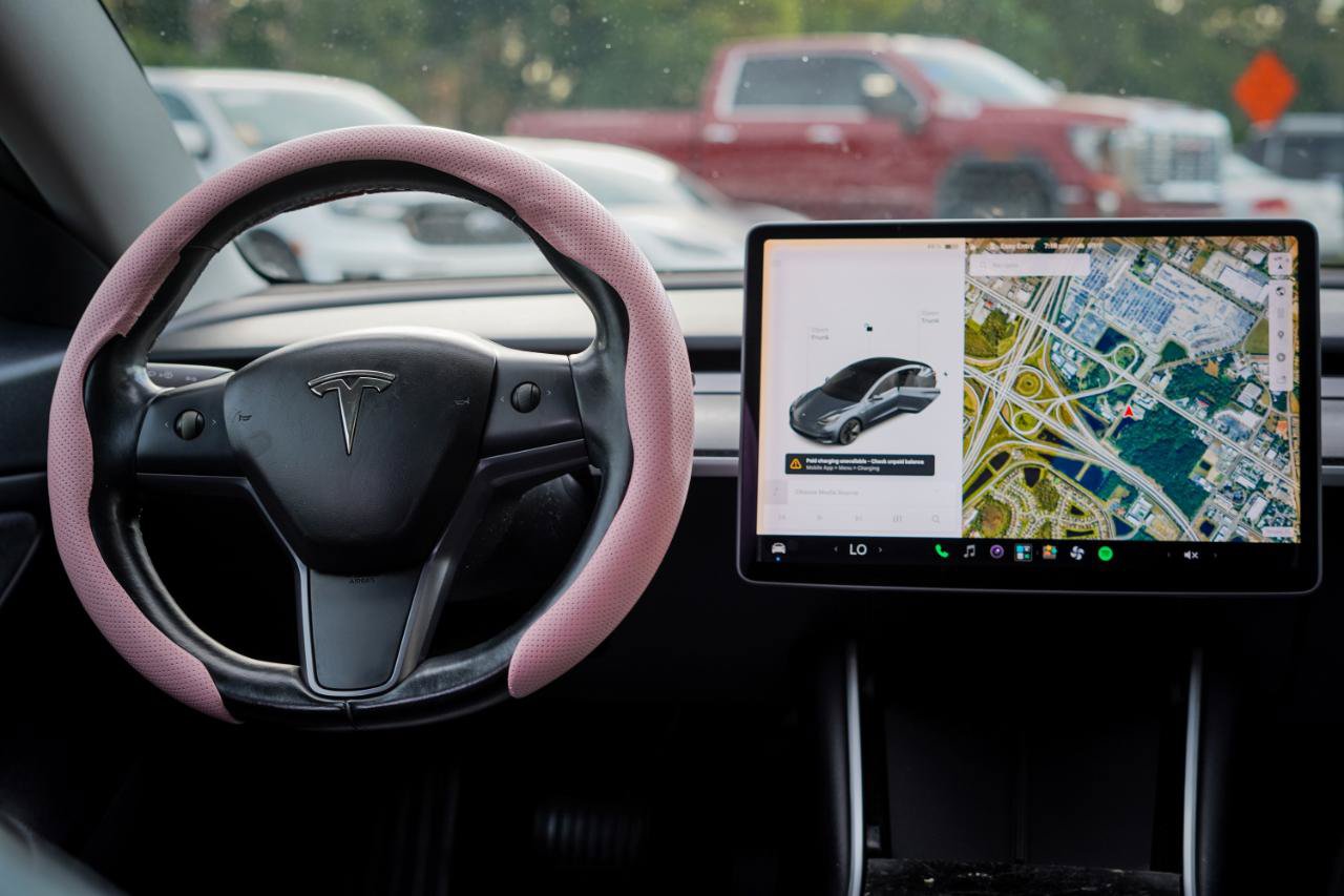 Used 2018 Tesla Model 3 Long Range RWD image 10