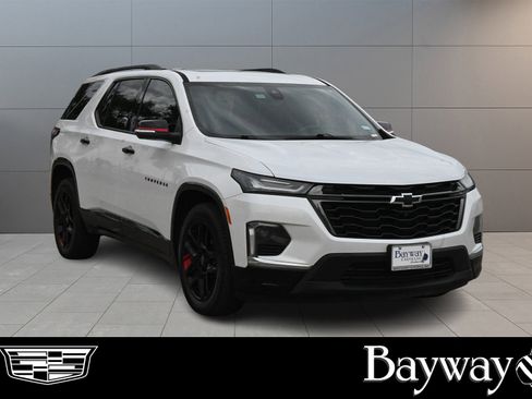 Used 2022 Chevrolet Traverse Premier w/ Redline Edition image 3