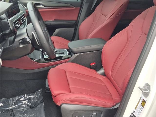 Used 2025 BMW X4 xDrive30i w/ M Sport Package AWD/4WD image 17