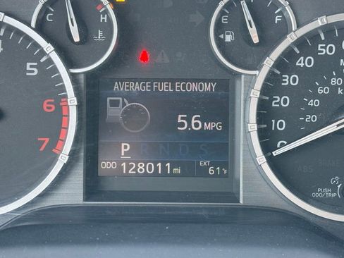 Used 2015 Toyota Tundra SR5 w/ TRD Off Road Package image 34