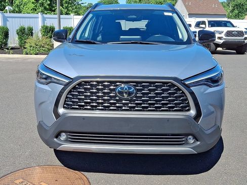 Certified 2025 Toyota Corolla Cross XLE FWD image 2