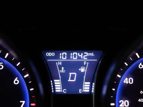 Used 2013 Hyundai Veloster Turbo FWD image 28