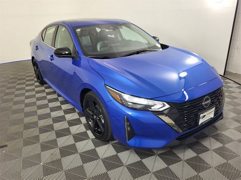 Certified 2024 Nissan Sentra SR w/ SR Premium Package image 3