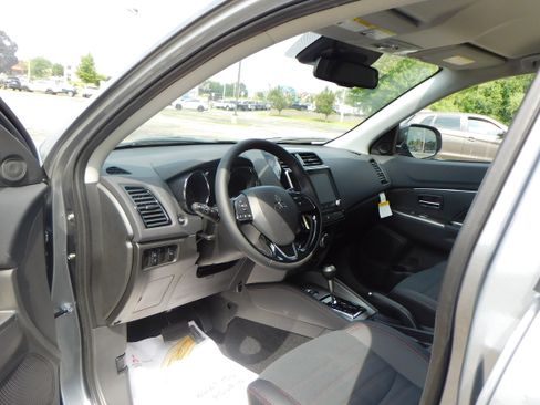 New 2025 Mitsubishi Outlander Sport SE image 12