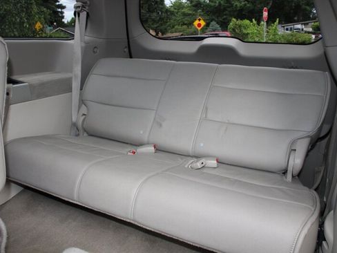 Used 2004 Nissan Quest SE w/ (SEA) Seat Pkg FWD image 18