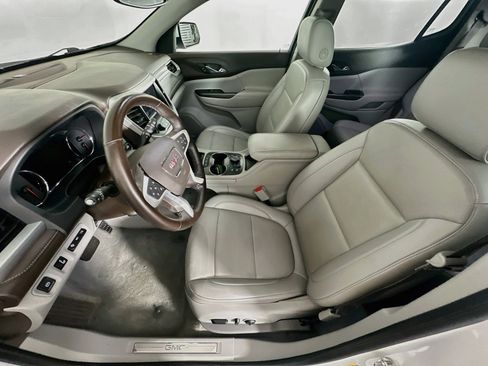 Used 2023 GMC Acadia SLT w/ Technology Package FWD image 13