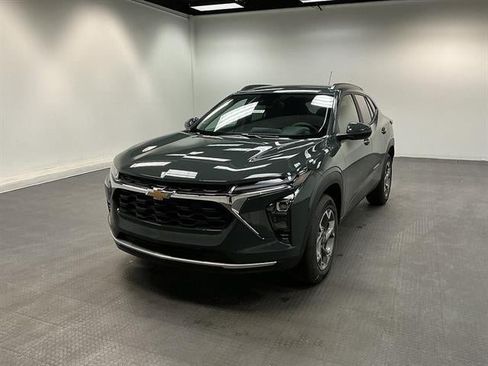 New 2026 Chevrolet Trax LT w/ LT Convenience Package FWD image 1