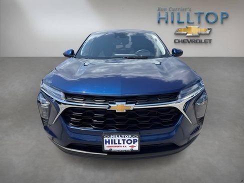 Used 2024 Chevrolet Trax LS w/ LS Convenience Package FWD image 11