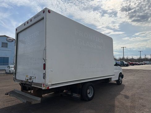 Used 2015 Chevrolet Express 3500 Extended RWD image 6