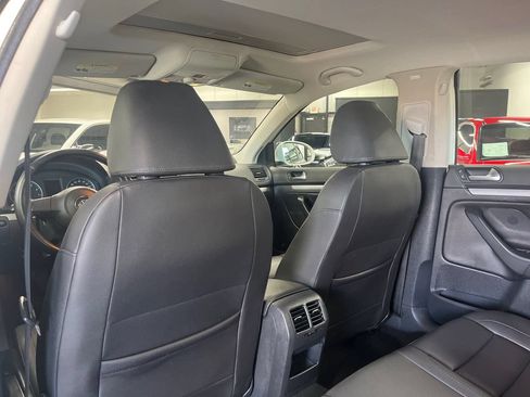 Used 2010 Volkswagen Jetta Limited Edition FWD image 46