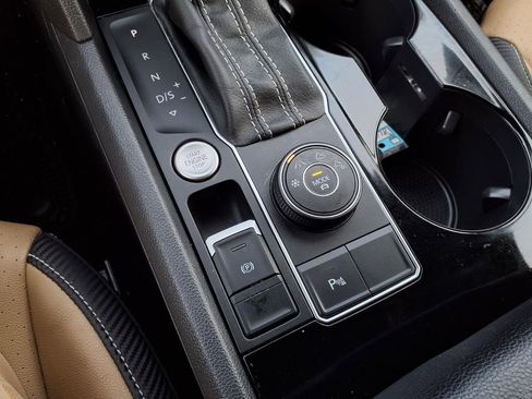 Used 2021 Volkswagen Atlas Cross Sport SEL image 15