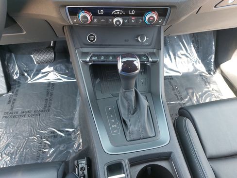 Certified 2025 Audi Q3 2.0T Premium w/ Convenience Package AWD/4WD image 22