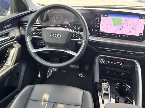 Used 2025 Audi Q5 Premium Plus w/ Premium Plus AWD/4WD image 32