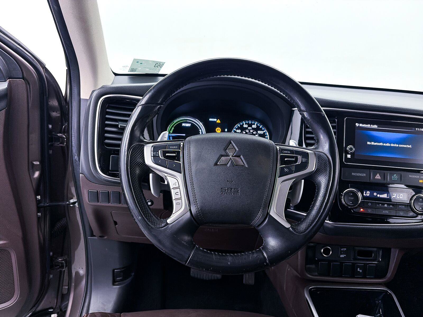 Used 2018 Mitsubishi Outlander SEL AWD/4WD image 24