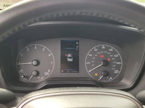 Used 2024 Toyota Corolla SE image 29