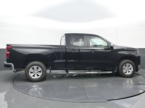 Used 2021 Chevrolet Silverado 1500 LT RWD image 2