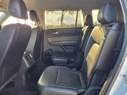 Used 2021 Volkswagen Atlas SE image 11