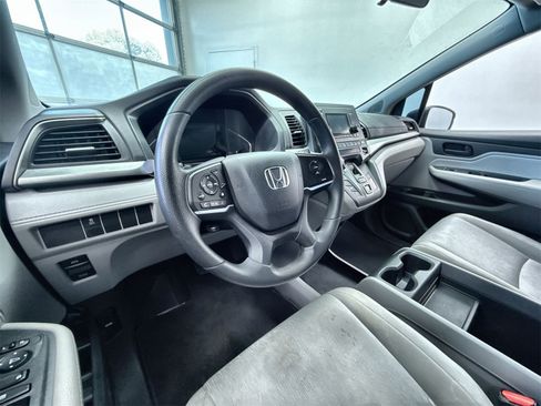 Used 2018 Honda Odyssey LX image 12