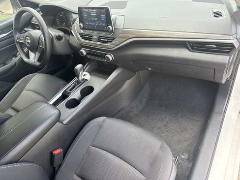 Used 2025 Nissan Altima 2.5 SV FWD image 20